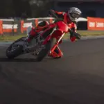 Ducati Desmo450 SM 2026 schräg vorn