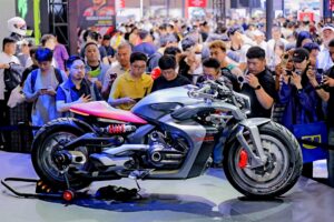 Voge-CU-X-Hybrid-09