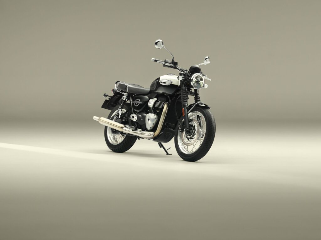Bonneville T40 MY27 015
