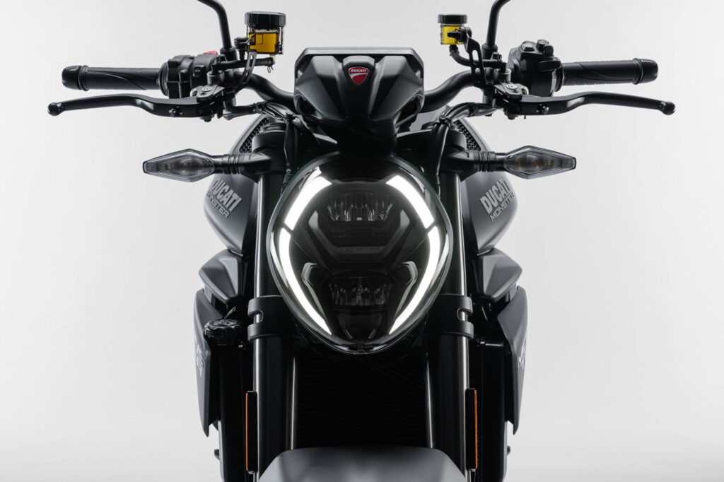 Ducati Monster Dark 2026 (6)