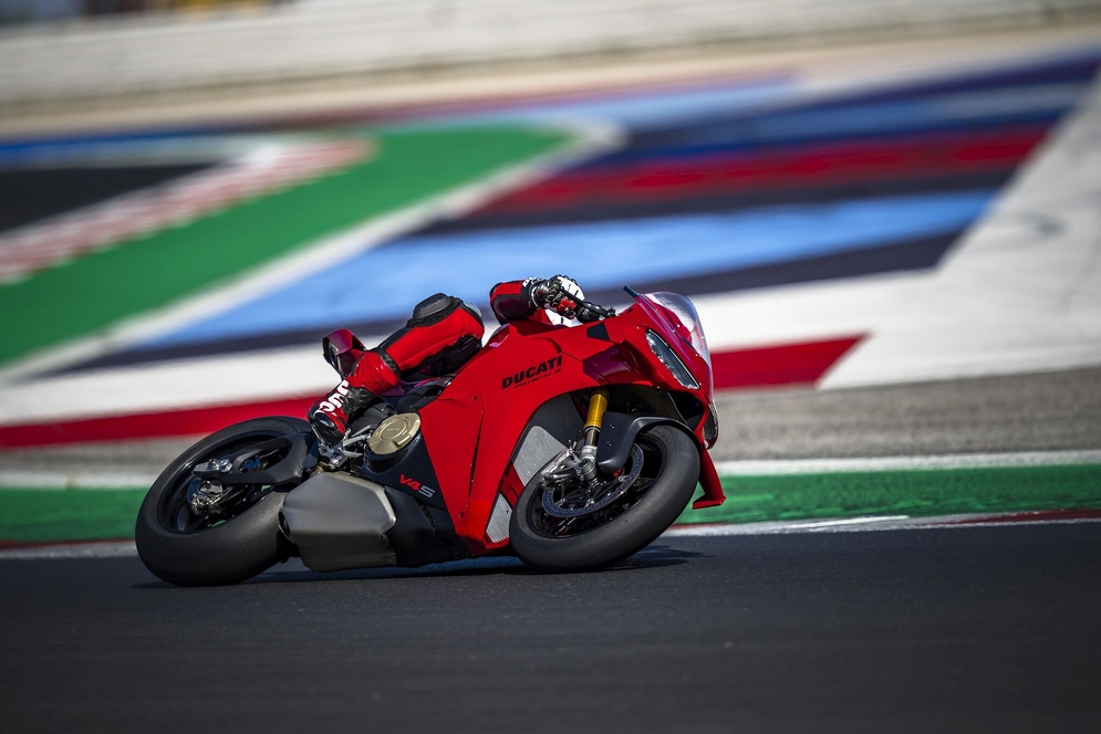 Ducati Panigale V4 2027 (10)