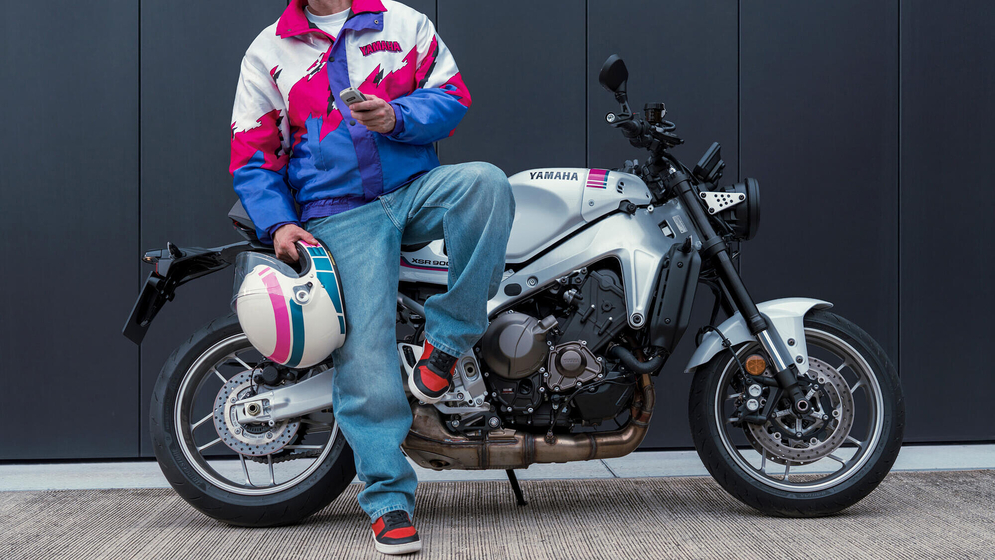 Yamaha XSR900 pink 2027 (18)