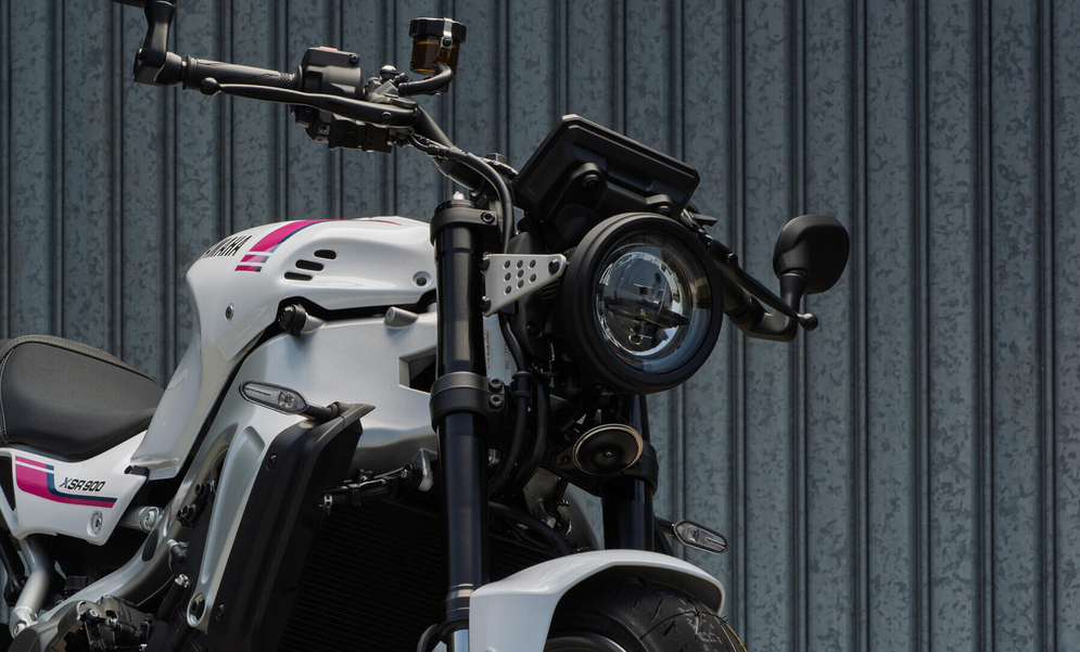 Yamaha XSR900 pink 2027 (4)